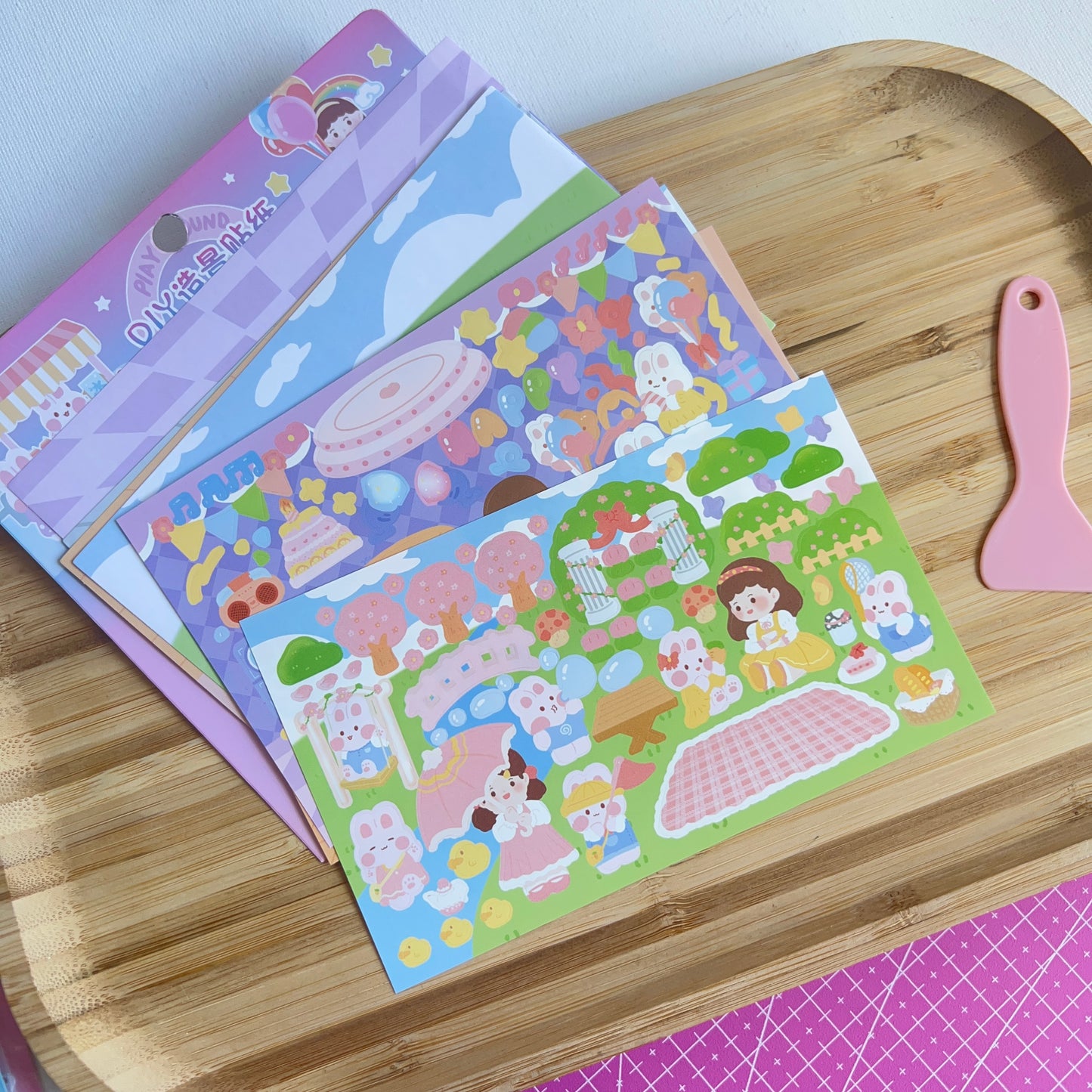 Sticker escenario girl moments