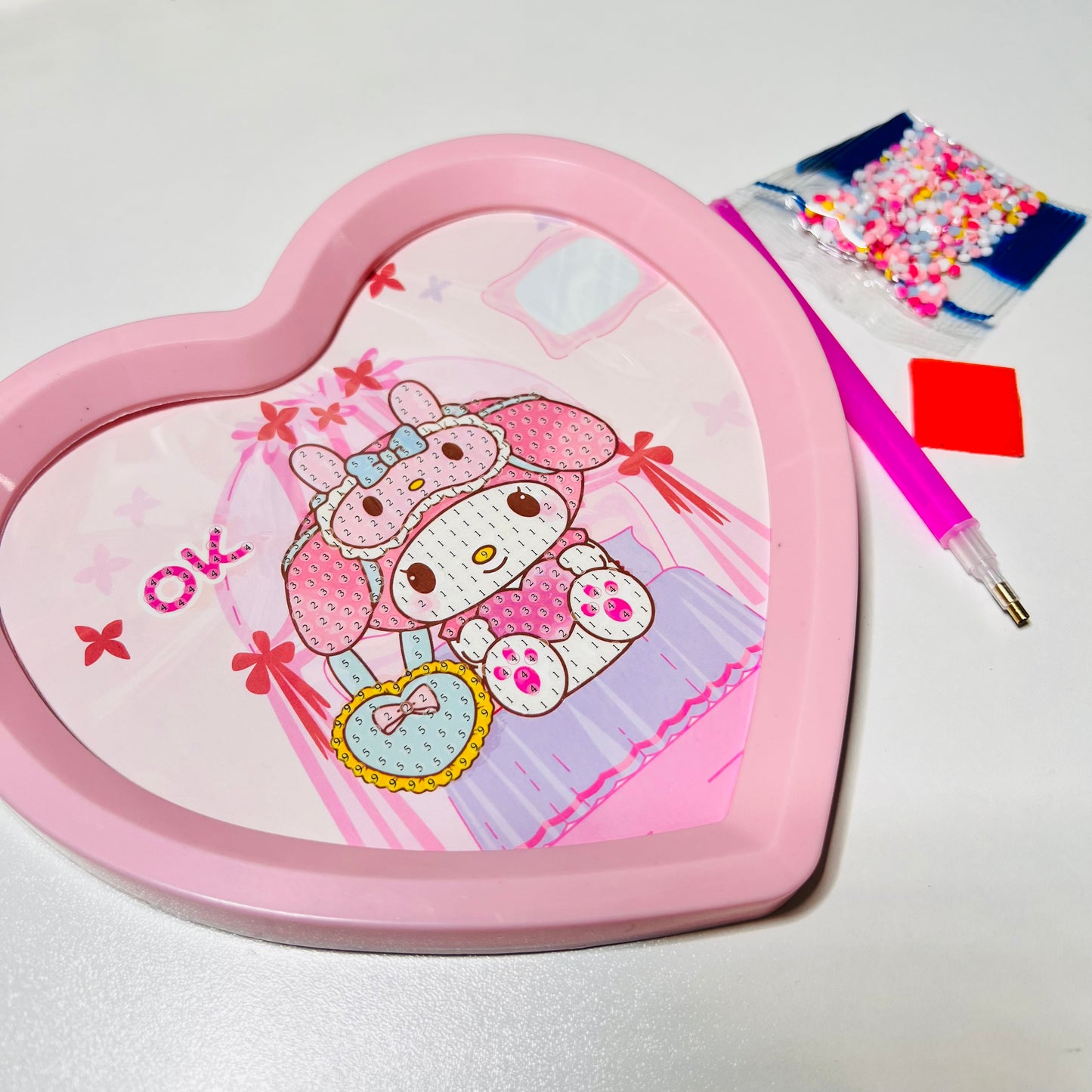 Diamond painting Sanrio corazaón aleatorio