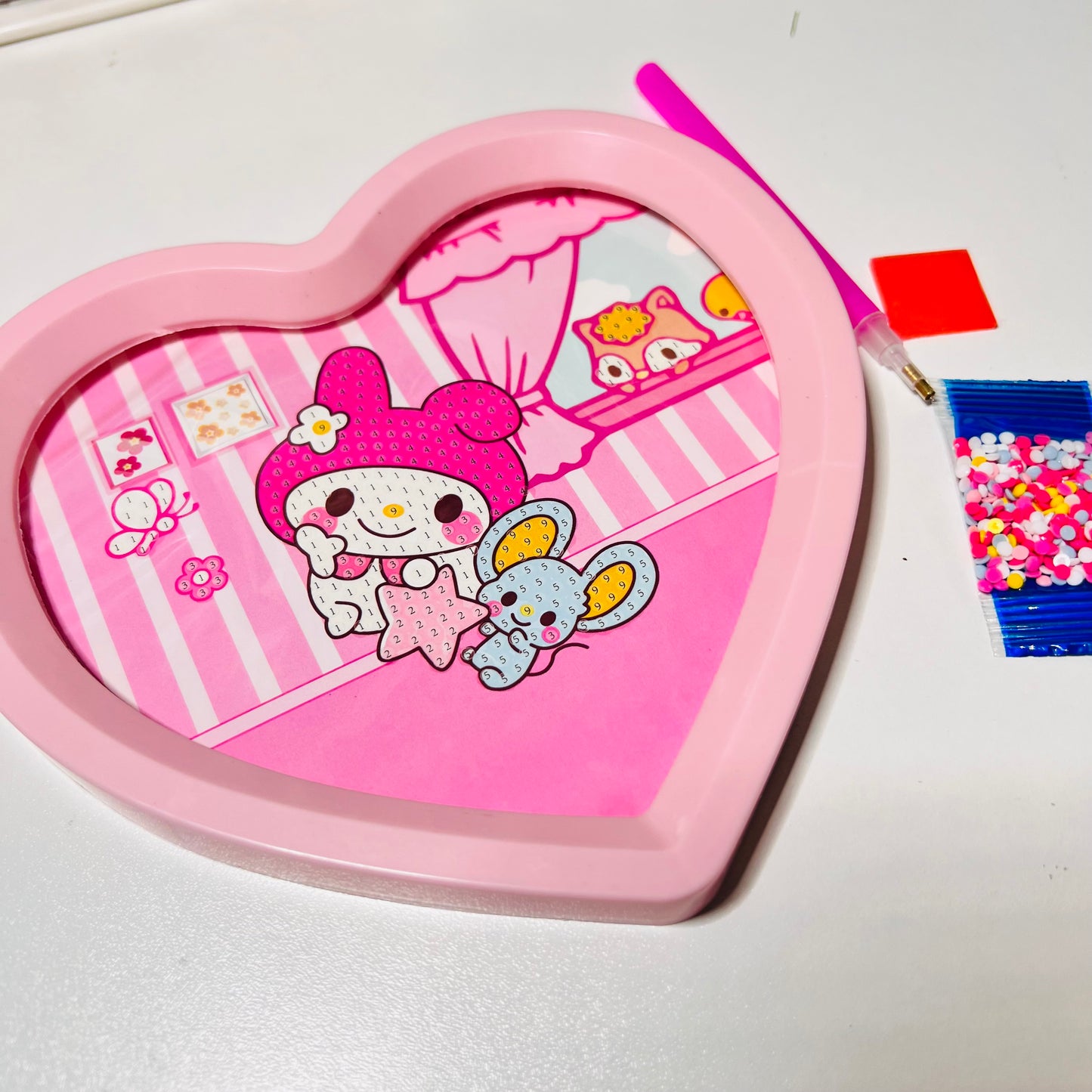 Diamond painting Sanrio corazaón aleatorio